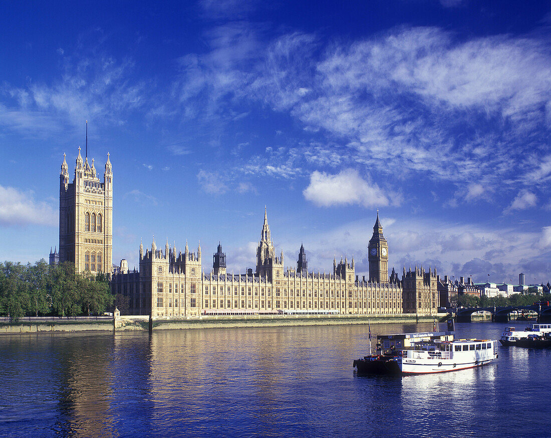 Houses of parliament, River thames, London, England, U.K.