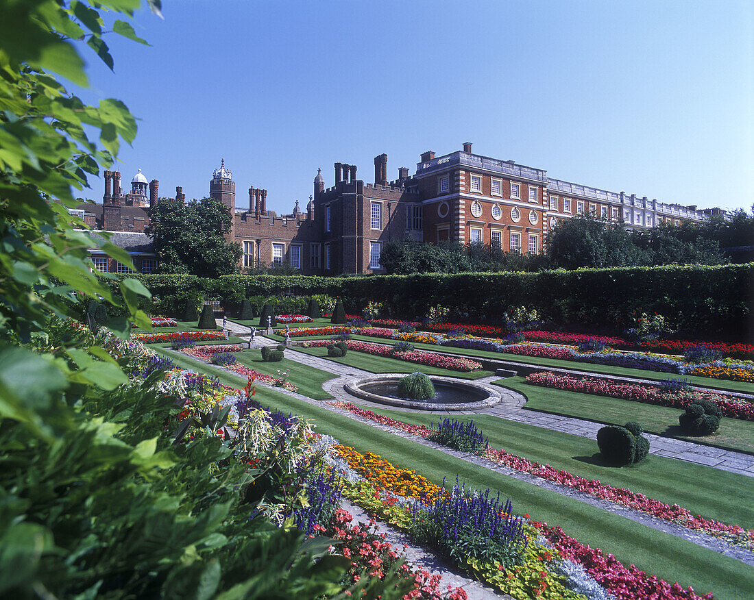 Pond garden, hampton court palace, London, England, U.K.