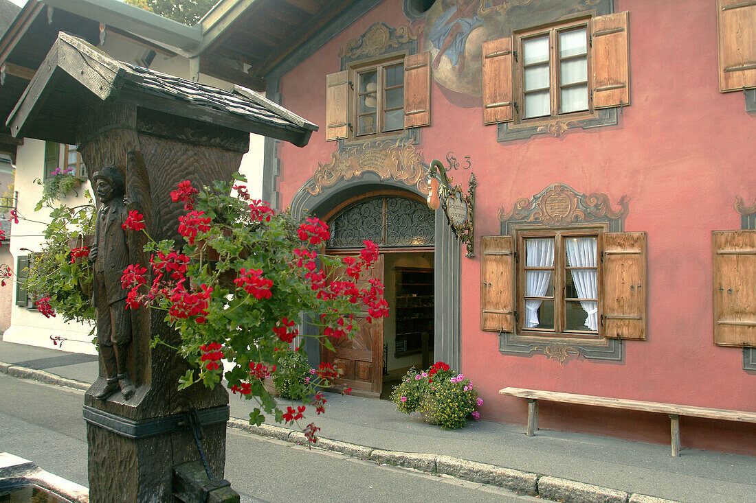 Painted house, City centre, Mittenwald, Upper Bavaria, Germany