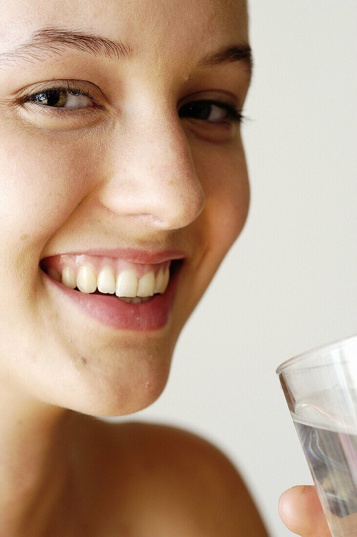 s, Caucasian, Caucasians, Close up, Close-up, Closeup, Color, Colour, Contemporary, Face, Faces, Facial expression, Facial expressions, Female, Generation X, Girl, Girls, Glass, Glasses, Grin, Grinnin