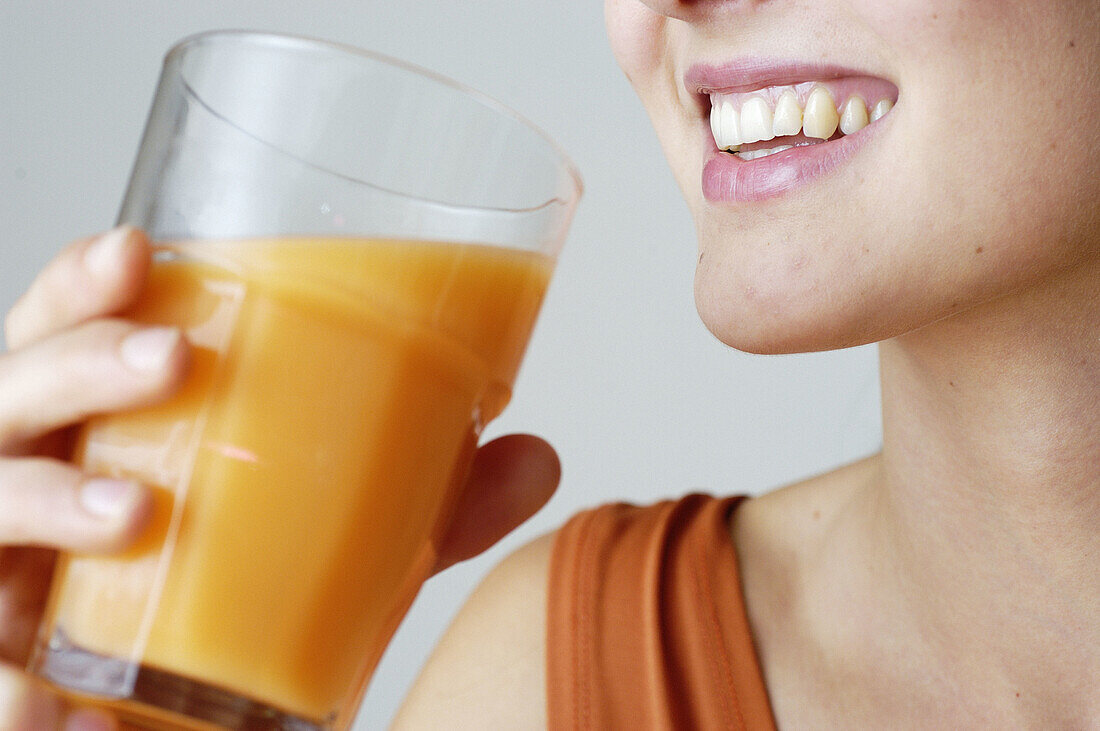 s, Beverage, Beverages, Caucasian, Caucasians, Close up, Close-up, Closeup, Color, Colour, Contemporary, Detail, Details, Drink, Drinking, Drinks, Face, Faces, Facial expression, Facial expressions, F