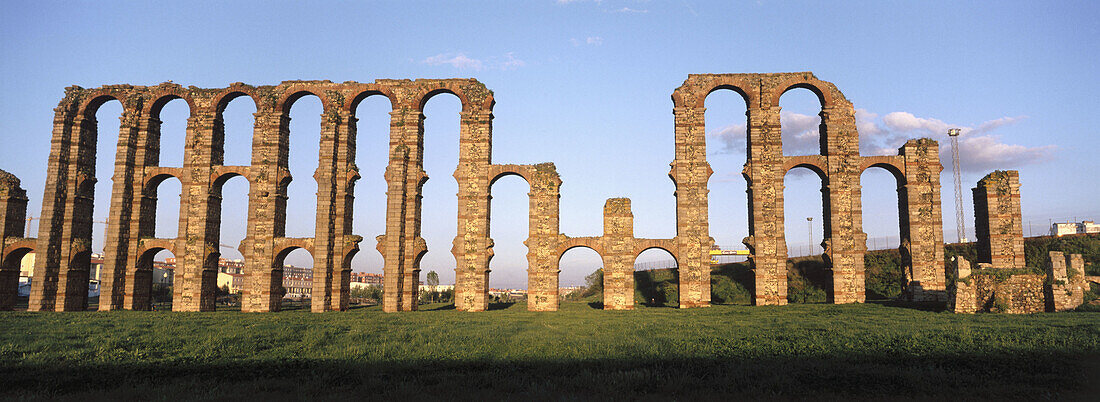 Roman aqueduct. Merida. Badajoz province. Extremadura. Spain