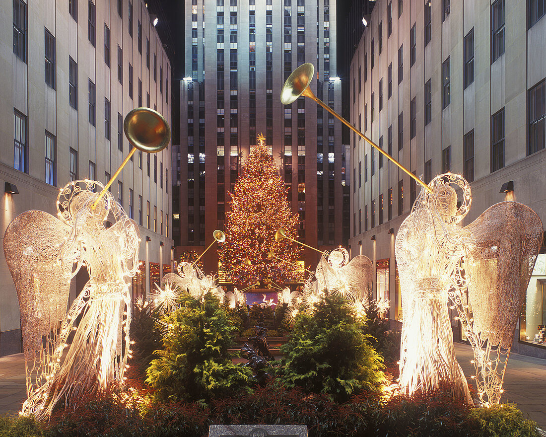 Christmas tree & angels, Rockefeller center, Manhattan, New York, USA.