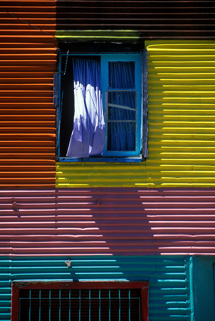 Street scene, Pasaje caminito, La boca, Buenos aires, Argentina.