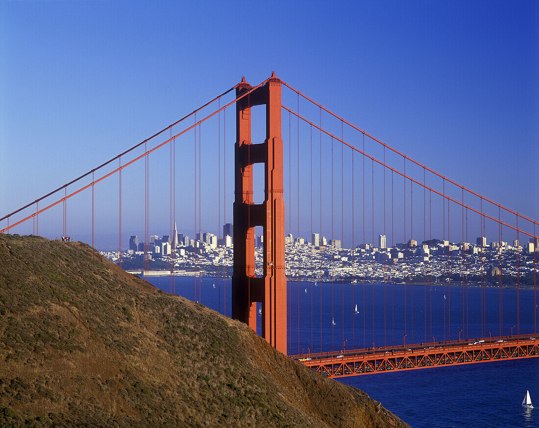 Golden gate bridge, San francisco, California, USA.