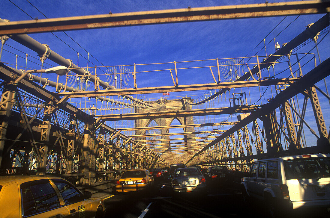 Road traffic, Brooklyn bridge, Manhattan, New York, USA