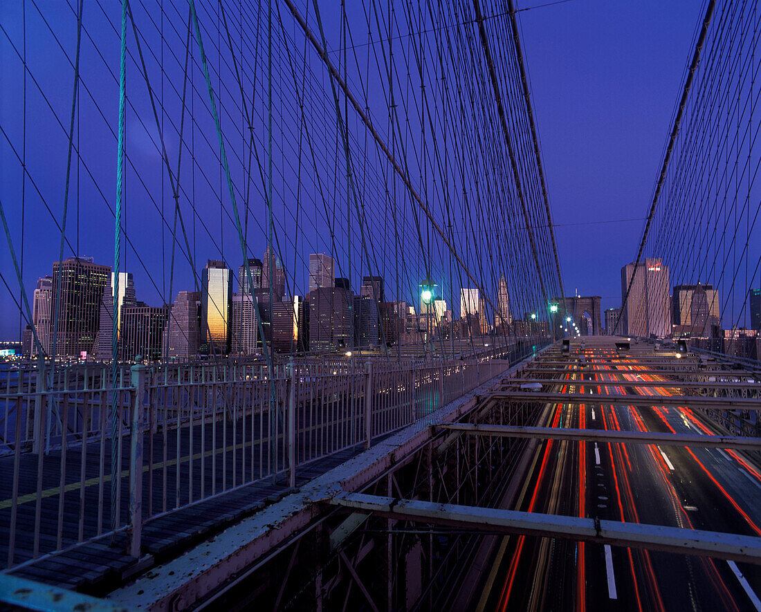 Brooklyn bridge, Downtown skyline, Manhattan, New York, USA