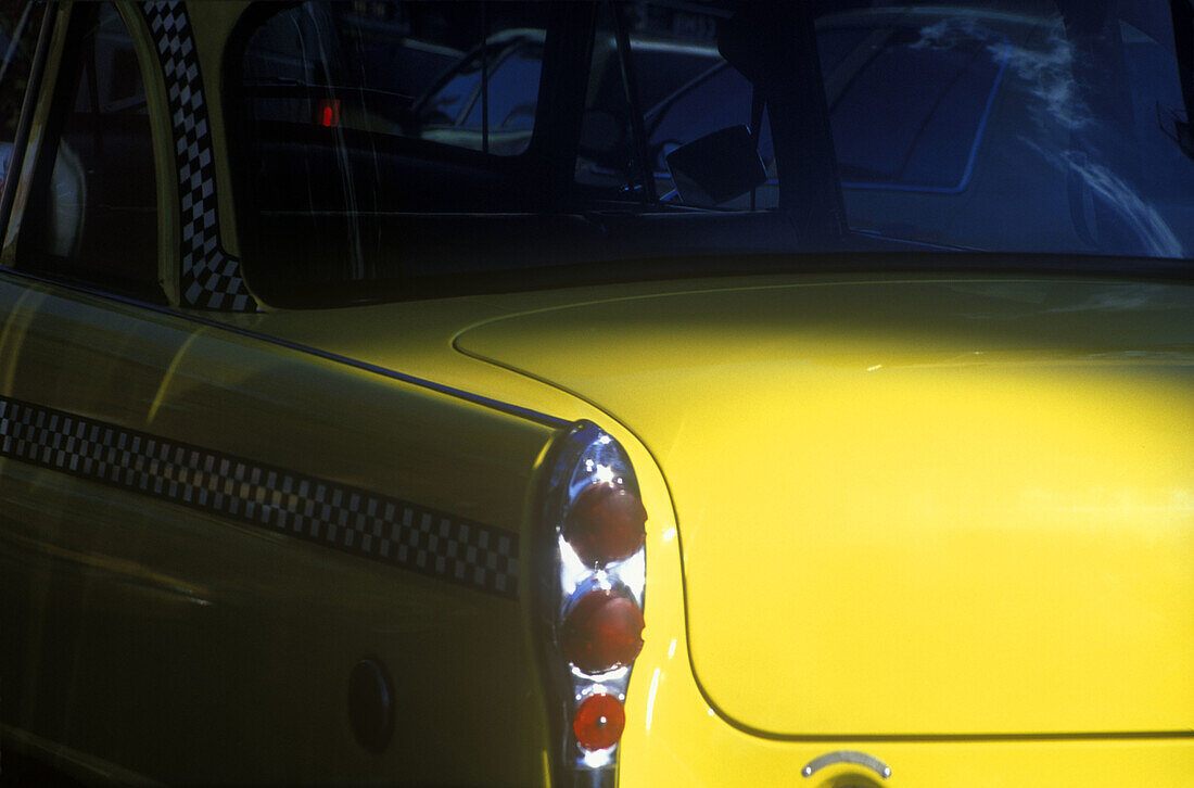 Classic checker taxi, 7th Avenue, Midtown, Manhattan, New York, USA