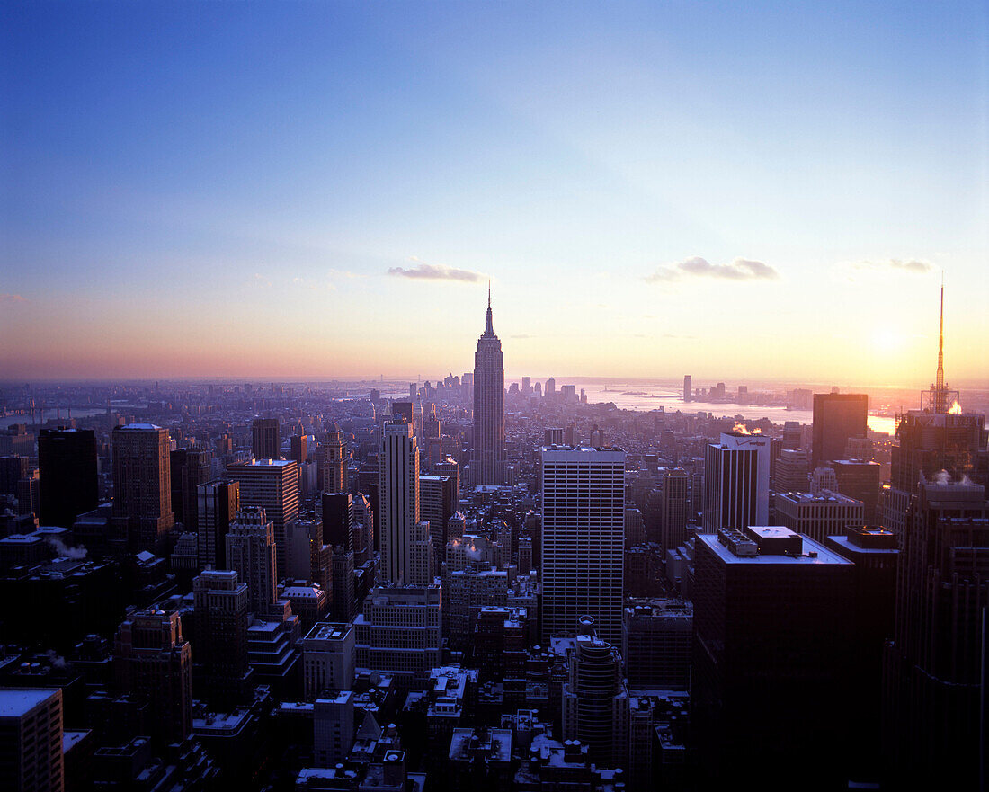 Christmas, Midtown skyline, Manhattan, New York, USA