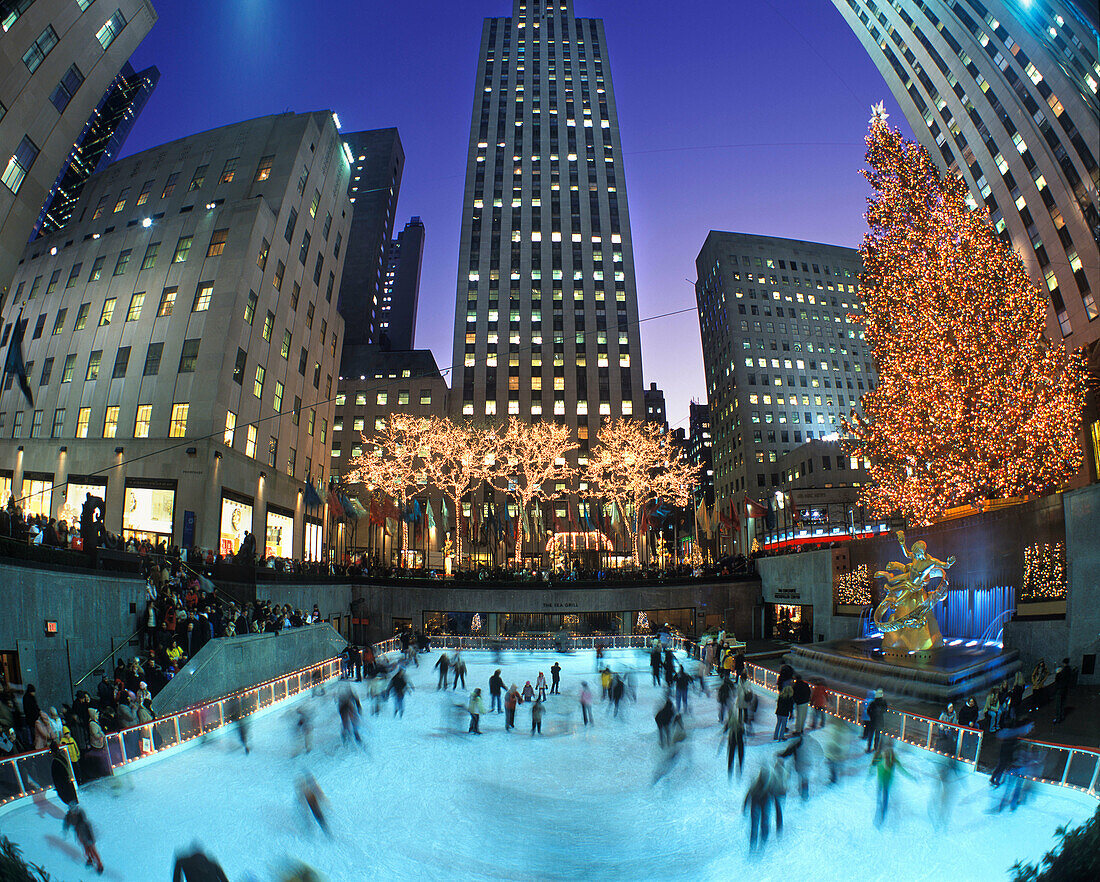 Christmas, Ice rink, Rockefeller Center, Midtown, Manhattan, New York, USA