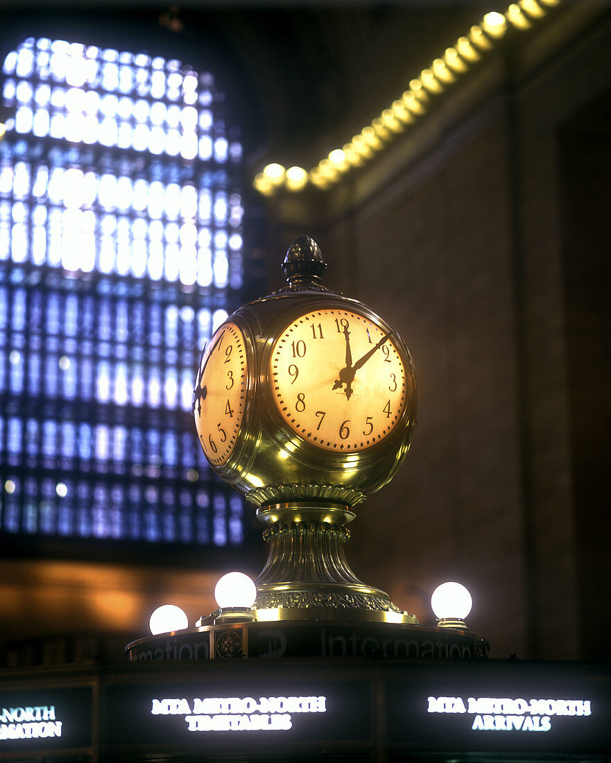 Clock, Main concourse, Grand central terminal, Manhattan, New York, USA