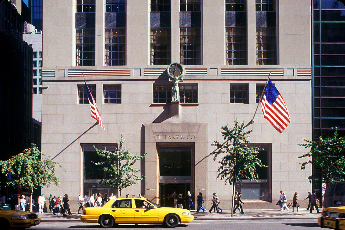 Tiffany jewelers, Fifth Avenue, Manhattan, New York, USA