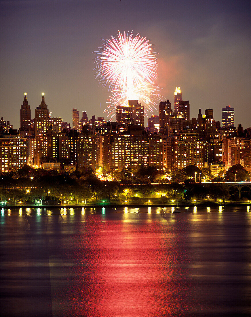 Firework display, Upper west side, Manhattan, New York, USA