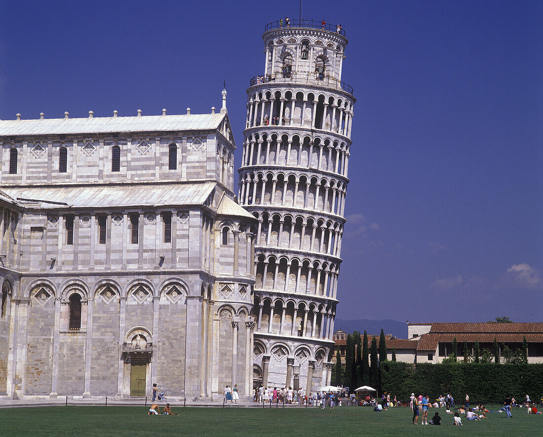 Duomo & tower, Pisa, Tuscany, Italy.