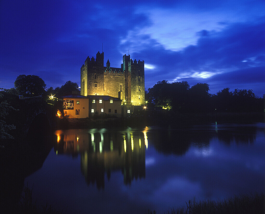 Bunratty castle, County clare, Ireland.