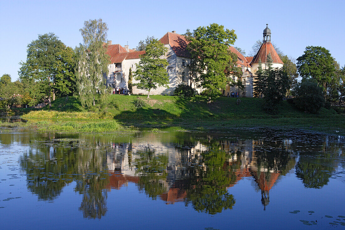 Jaunpils, Burg Neuenburg