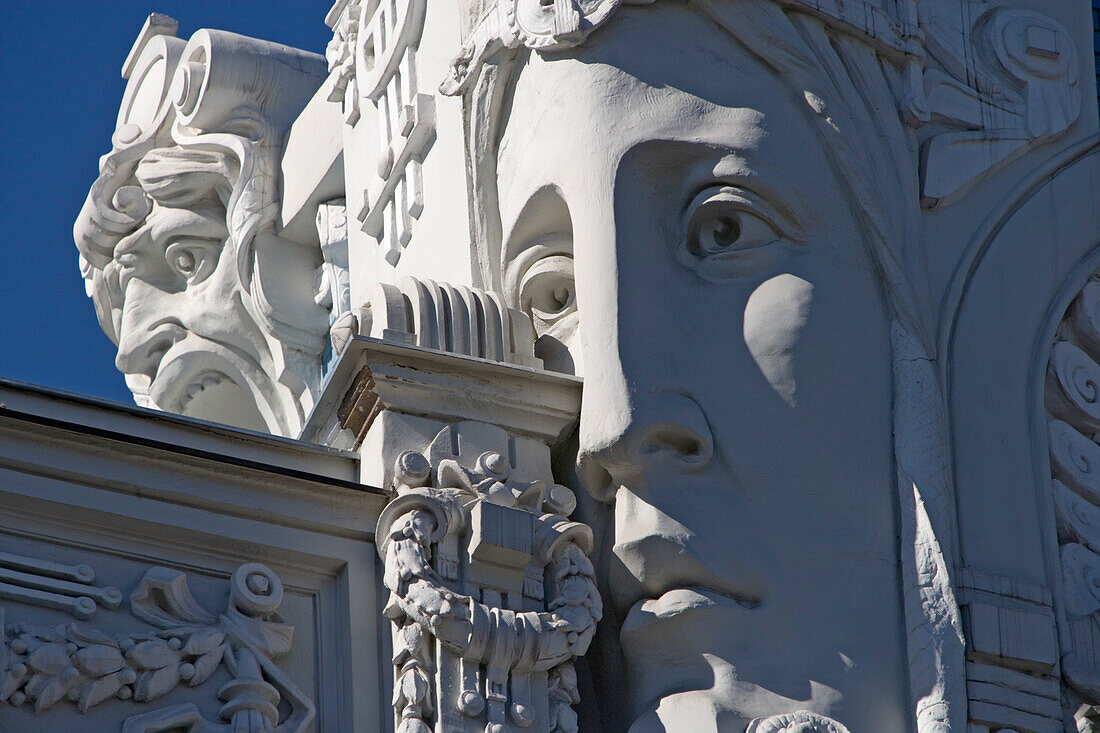 Detail in Jugendstil-Fassade in Elizabetes Strasse