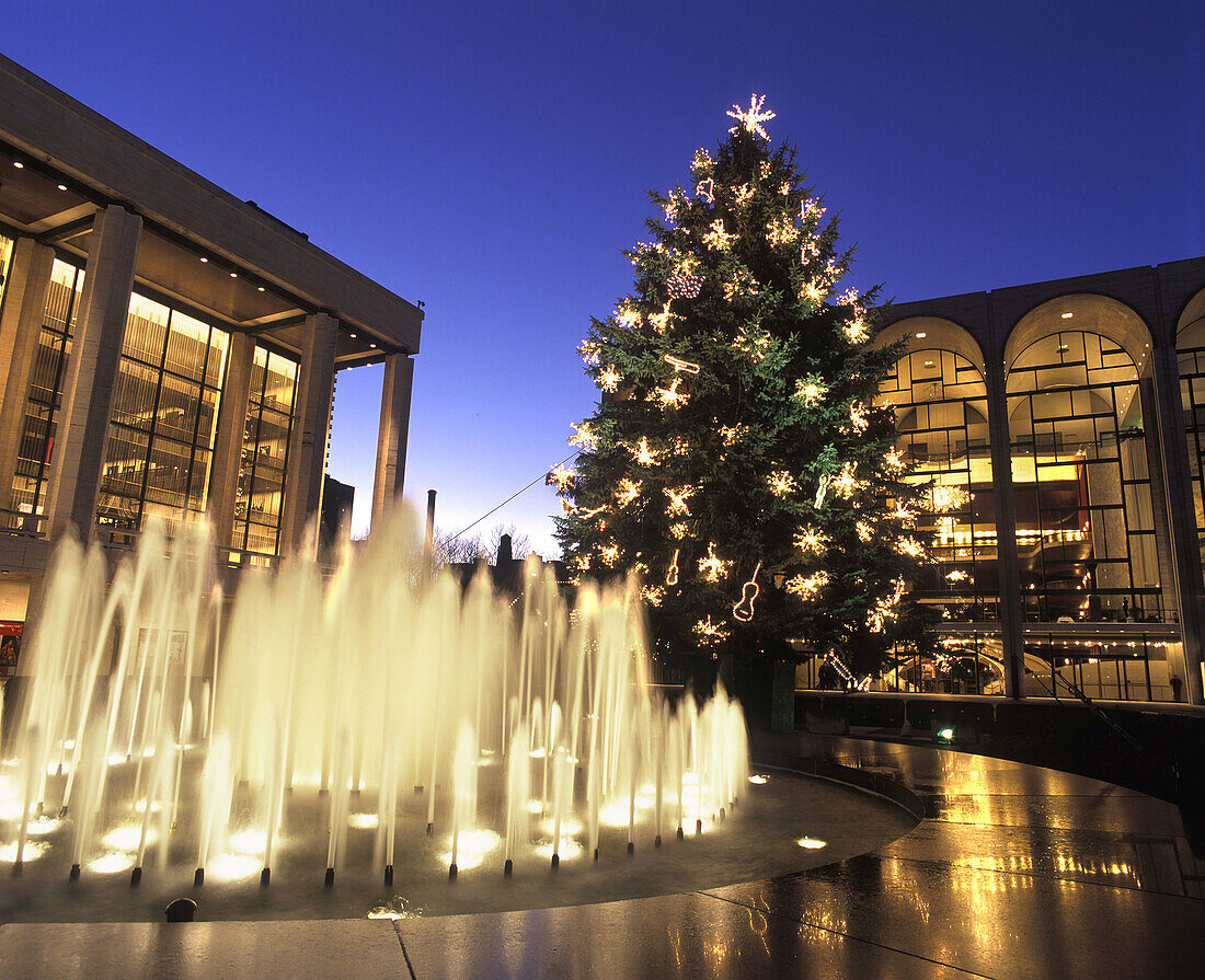 Christmas tree, Lincoln Center fountain, Manhattan, New York, USA