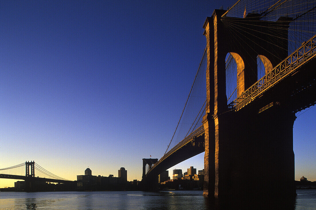 Brooklyn bridge, East river, Brooklyn, New York, USA
