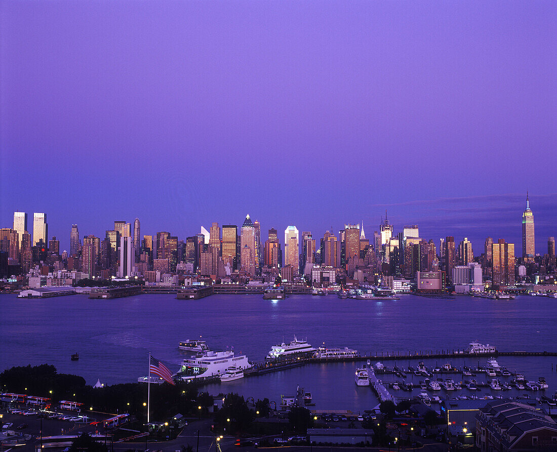 Midtown skyline, Manhattan, New York, USA