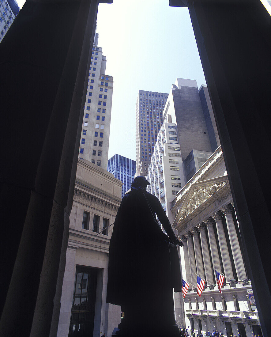 Washington statue, Wall Street, Financial district, Manhattan, New York, USA