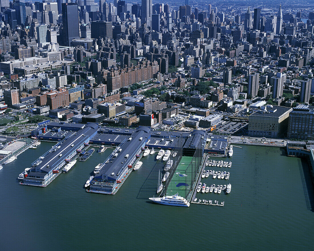 Chelsea piers, Midtown skyline, Manhattan, New York, USA