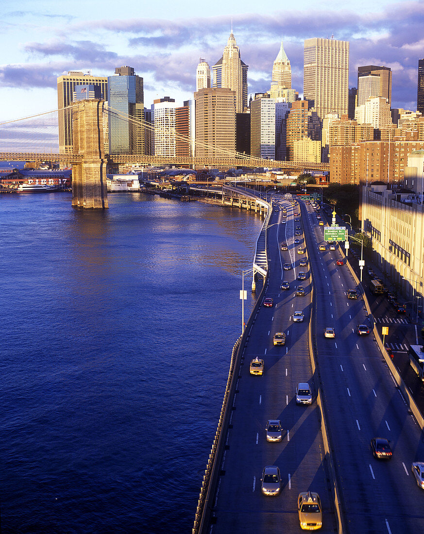 Brooklyn bridge, Downtown skyline, Manhattan, New York, USA