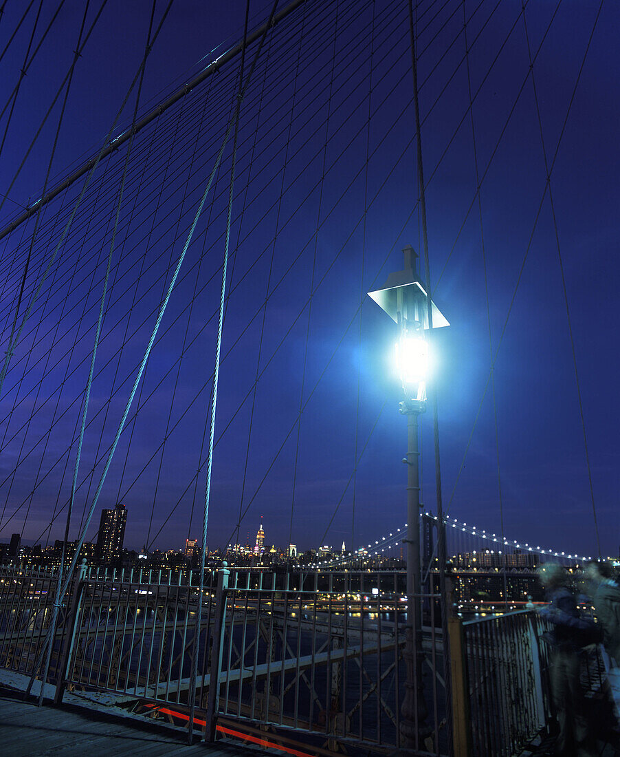 Brooklyn bridge, Midtown skyline, Manhattan, New York, USA