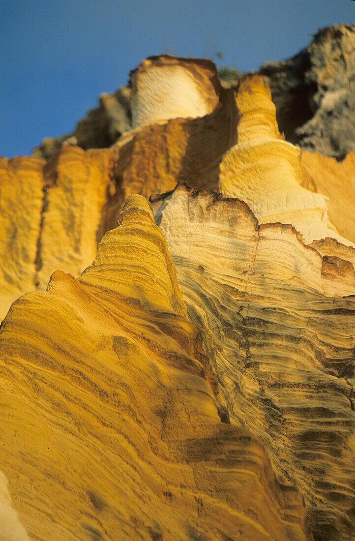 The Cathedrals, farbige Sandklippen an der Ostküste der Insel, Fraser Island, Great Barier Reef, Australien