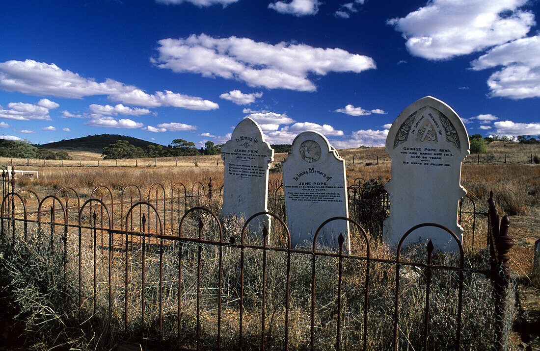 Der Friedhof von dem ehemaligen Bergwerksort Blinman, Flinders Ranges, Südaustralien, Australien