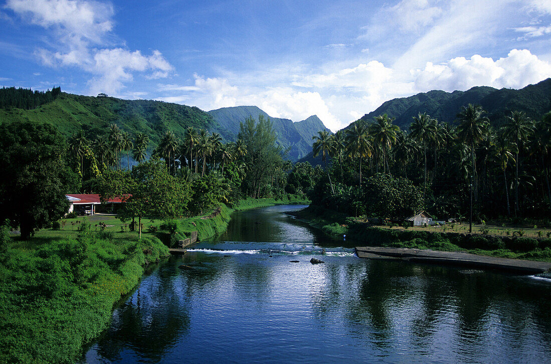Coastal scenery along the north coast, Tahiti, French Polynesia, south sea