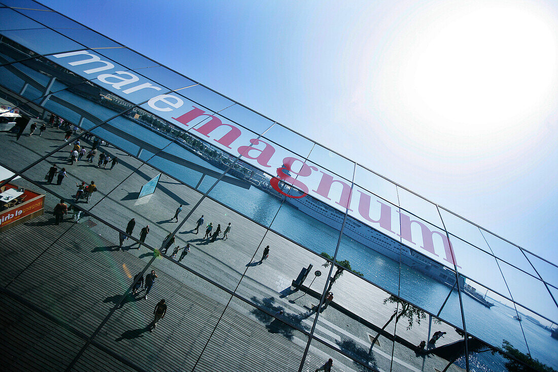 Reflective front of the shoppingcenter mare magnum, Barcelona, Katalanien, Spain