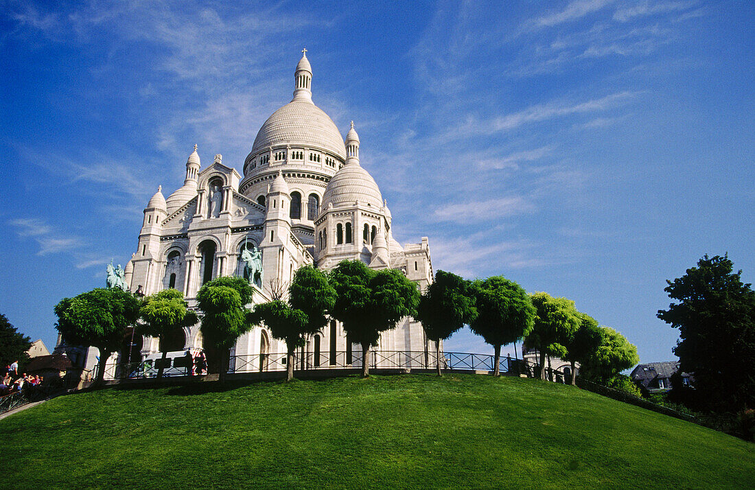 Sacre Coeur basilica, Montmartre. Paris, France