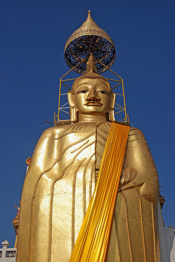 32 m high Buddha, Wat Intharawihan, Bangkok, Thailand