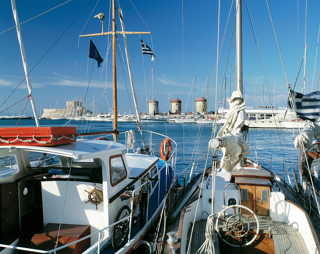 Greece, Rhodes, Dodecanese, Rhodes Town, Mandraki Harbour