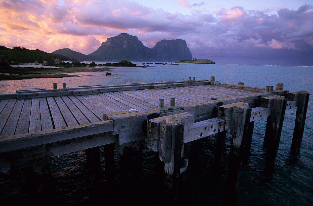 Verlassener Bootssteg bei Sonnenuntergang, Lord Howe Island, Australien