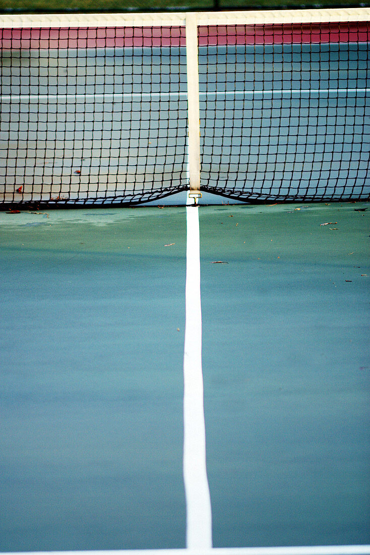  Aussen, Außen, Detail, Details, Farbe, Hindernis, Hindernisse, Konzept, Konzepte, Linie, Netz, Netze, Sport, Sportplatz, Sportplätze, Sportsfeld, Sportsfelder, Tageszeit, Tennis, Tennisplatz, Tennisplätze, Vertikal, C71-236711, agefotostock 