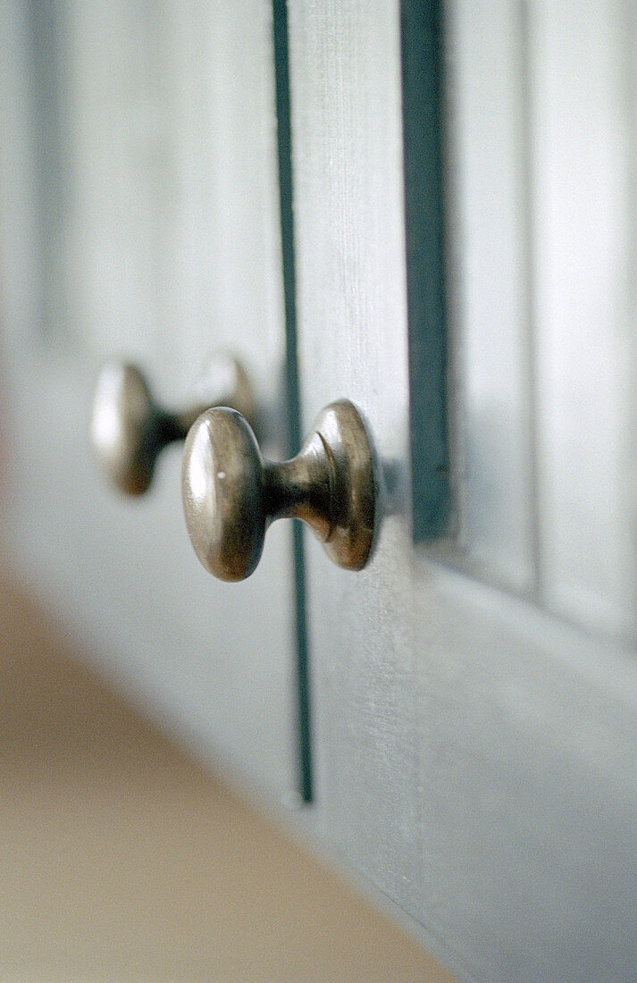  Cabinets, Closed, Color, Colour, Concept, Concepts, Design, Detail, Details, Door, Doors, Golden, Indoor, Indoors, Inside, Interior, Kitchen, Knob, Knobs, Metal, Object, Objects, Old, Pair, Soft focus, Thing, Things, Together, Two, Vertical, Victorian, C