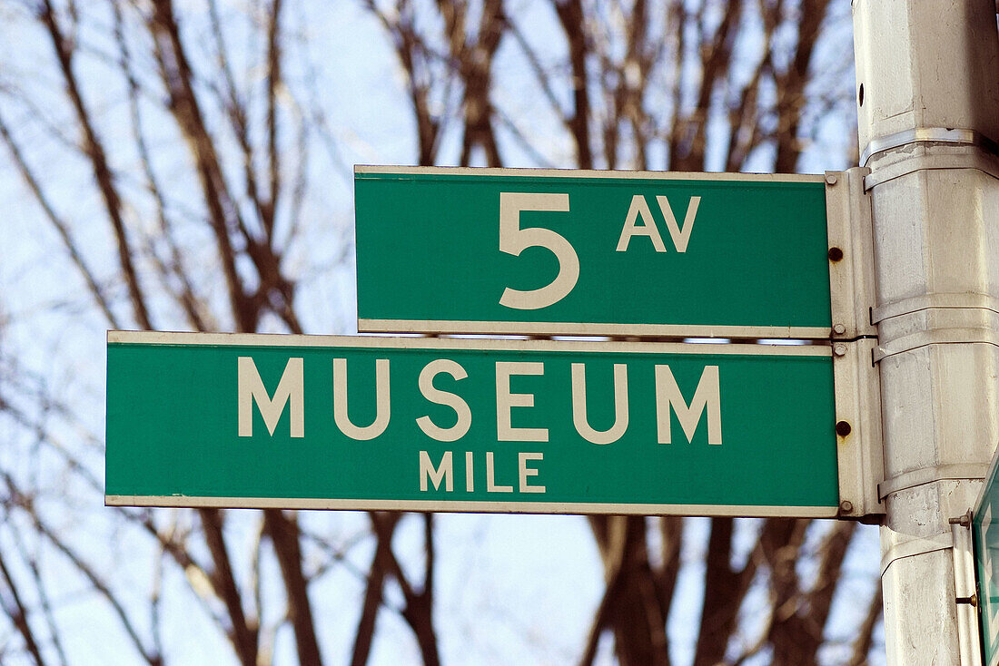 Museum sign, 5th Avenue. New York City, USA