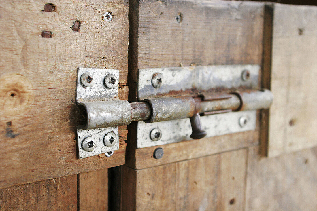 Old barn latch