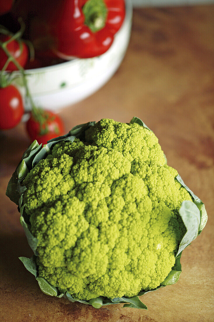 Aliment, Aliments, Cauliflower, Cauliflowers, Close up, Close-up, Closeup, Color, Colour, Cuisine, Food, Green vegetable, Green vegetables, Healthy, Healthy food, Indoor, Indoors, Ingredient, Ingredients, Inside, Interior, Nourishment, Selective focus, St