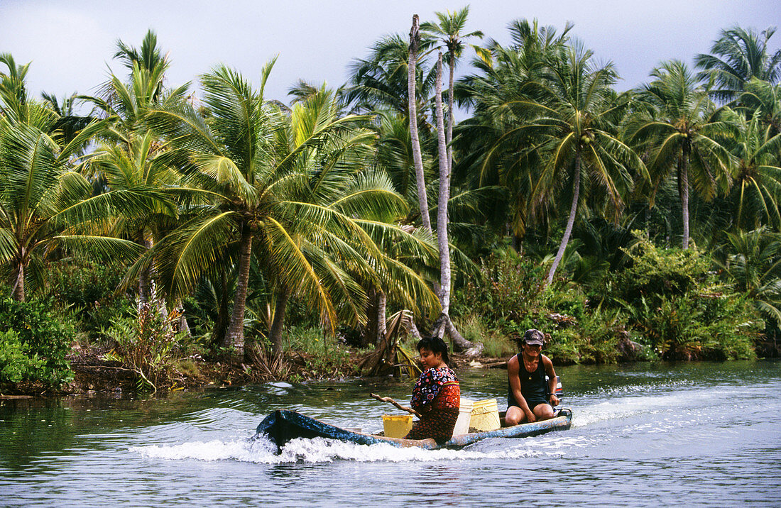 Canoe. Kuna Yala. San Blas region. Caribbean sea. Panama