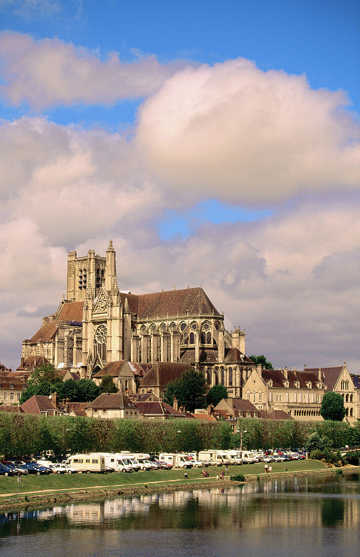 Auxerre, view of the Cathedral & Yonne river. Burgundy. France