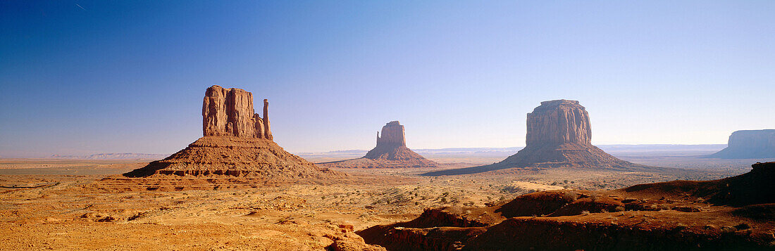 West and East Mittens and Merrick Butte. Monument Valley. Arizona. USA