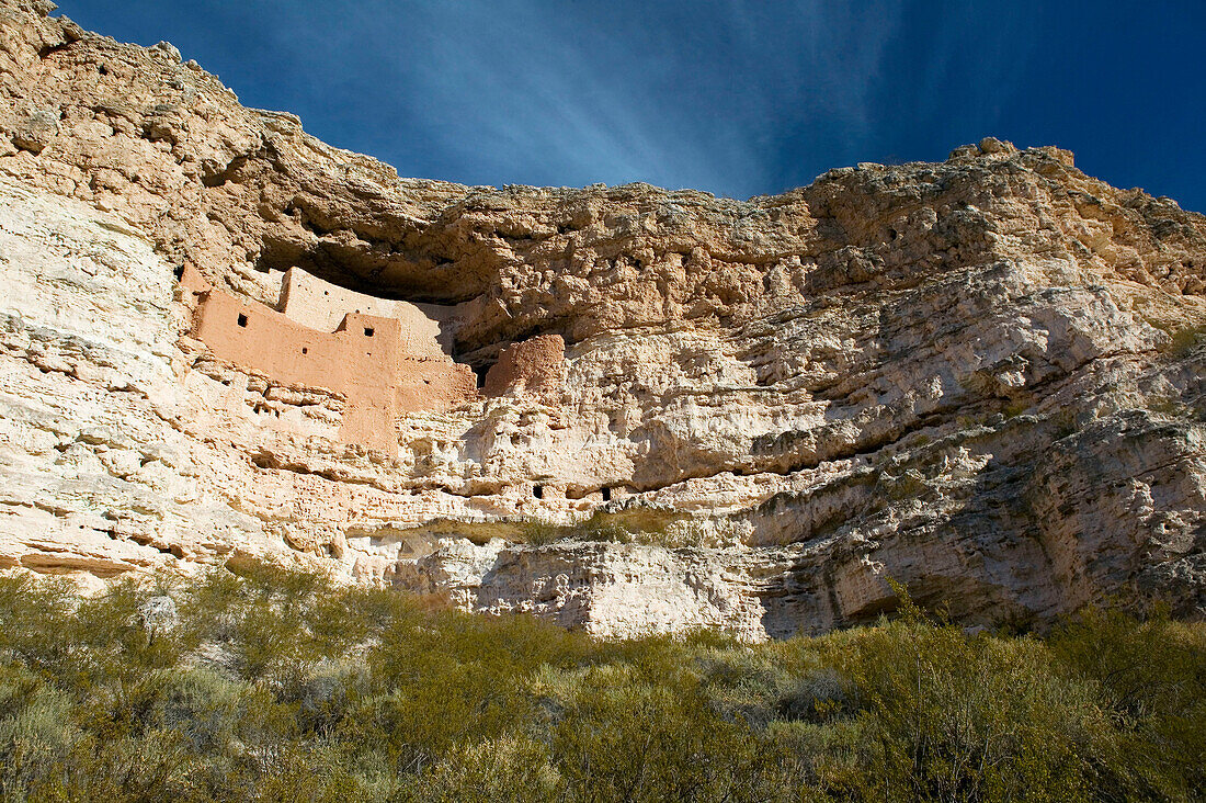 Montezuma Castle National Monument: Sinagua Indian cliff dwelling (c. 1300), Camp Verde. Arizona, USA