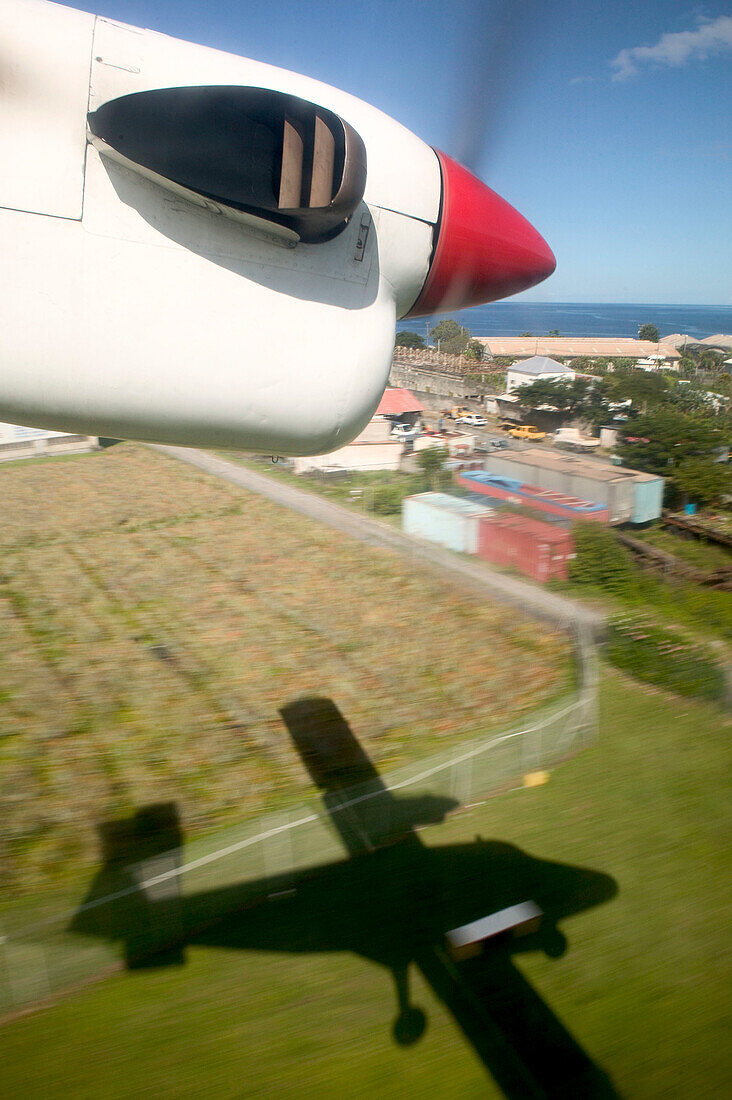 Dominica, Roseau: airliner landing at Roseau Airport