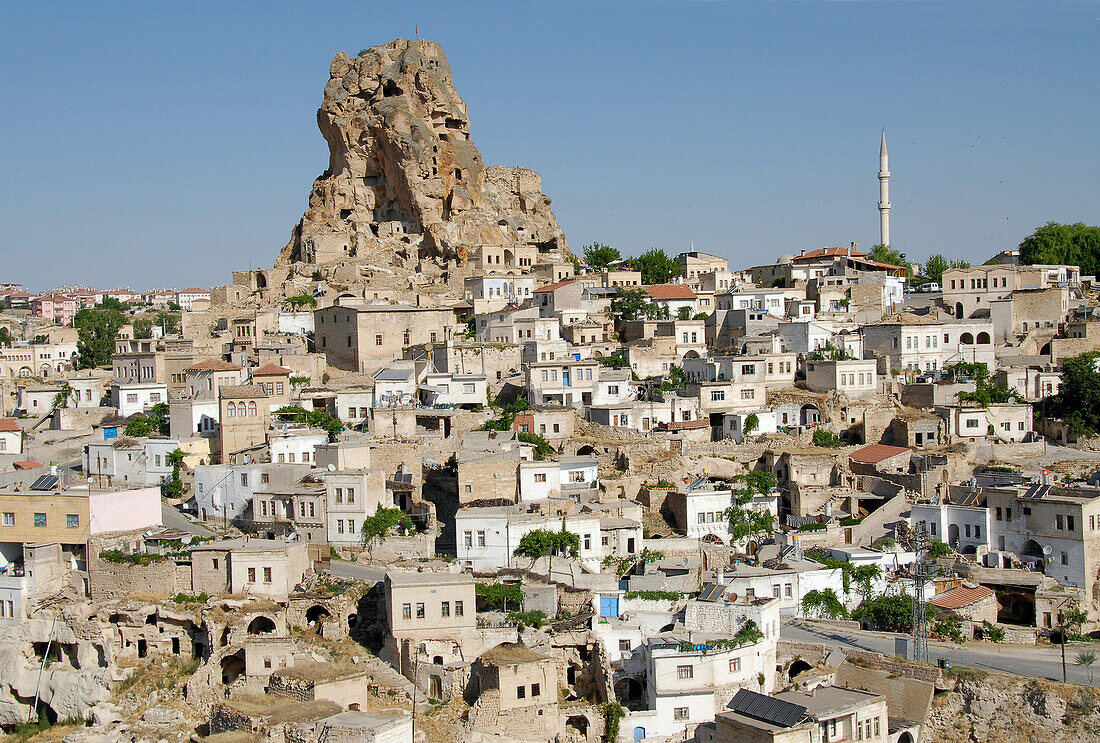 Bergdorf und Landschaft, Ortahisar, Kappadokien, Türkei, Europa