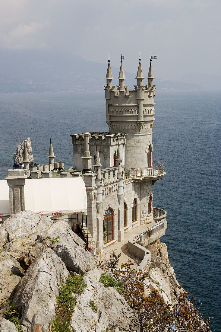 Swallow s Nest mock-medieval castle built between 1911-1912 to a Neo-Gothic design by the Russian architect Leonid Sherwood on the top of Ai-Todor cape of the Black Sea, Gaspra. Crimea, Ukraine