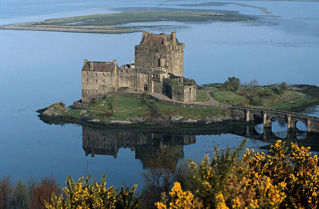 Eilean Donan castle (XIII-XIVth c.). Loch Duich. Scotland. UK.