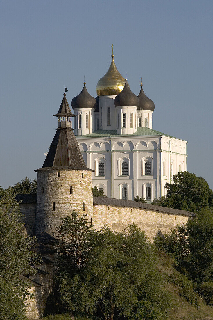 Holy Trinity cathedral, 1699. Kutekroma Tower. Kreml. Pskov. Russia.